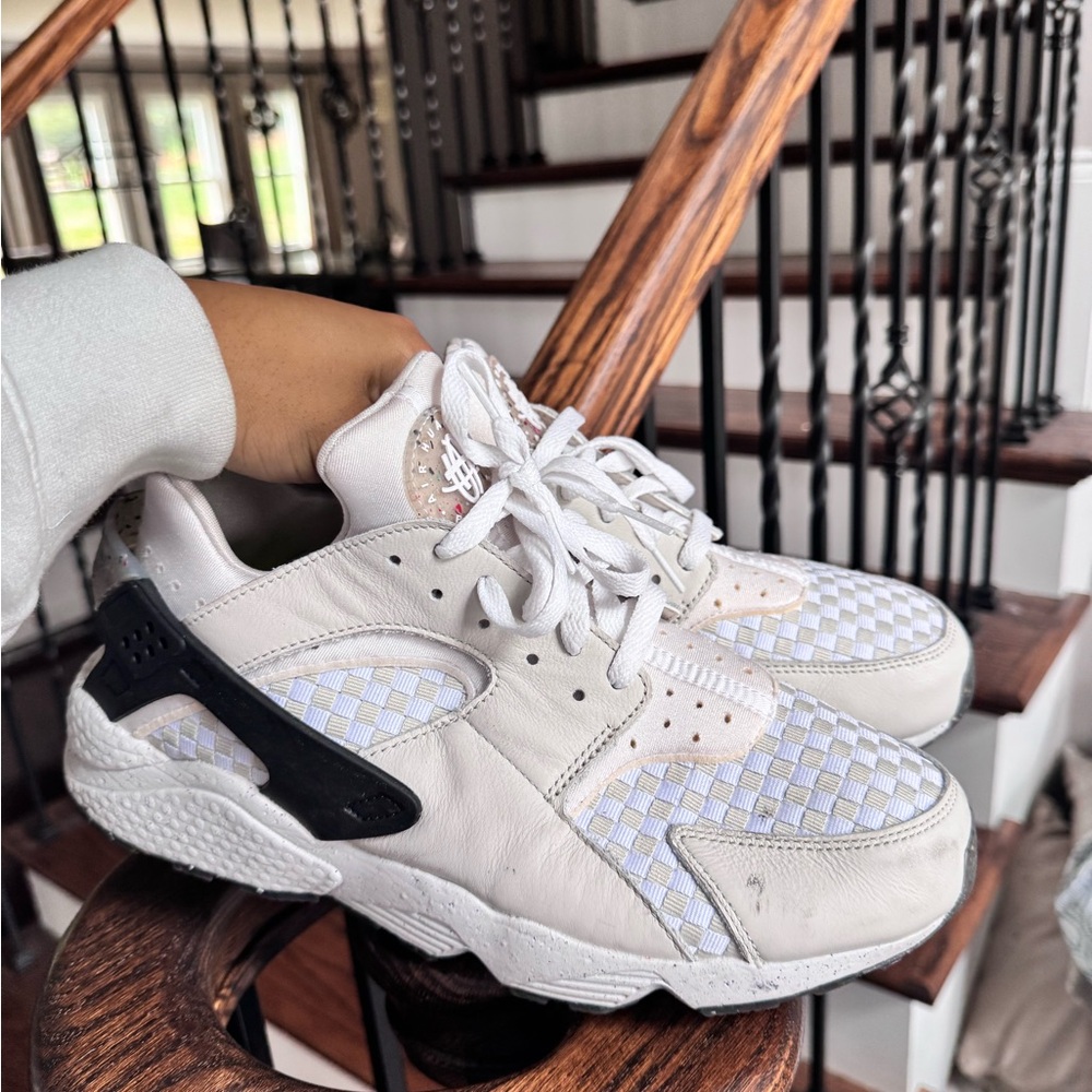 White and Black Nikes Men’s